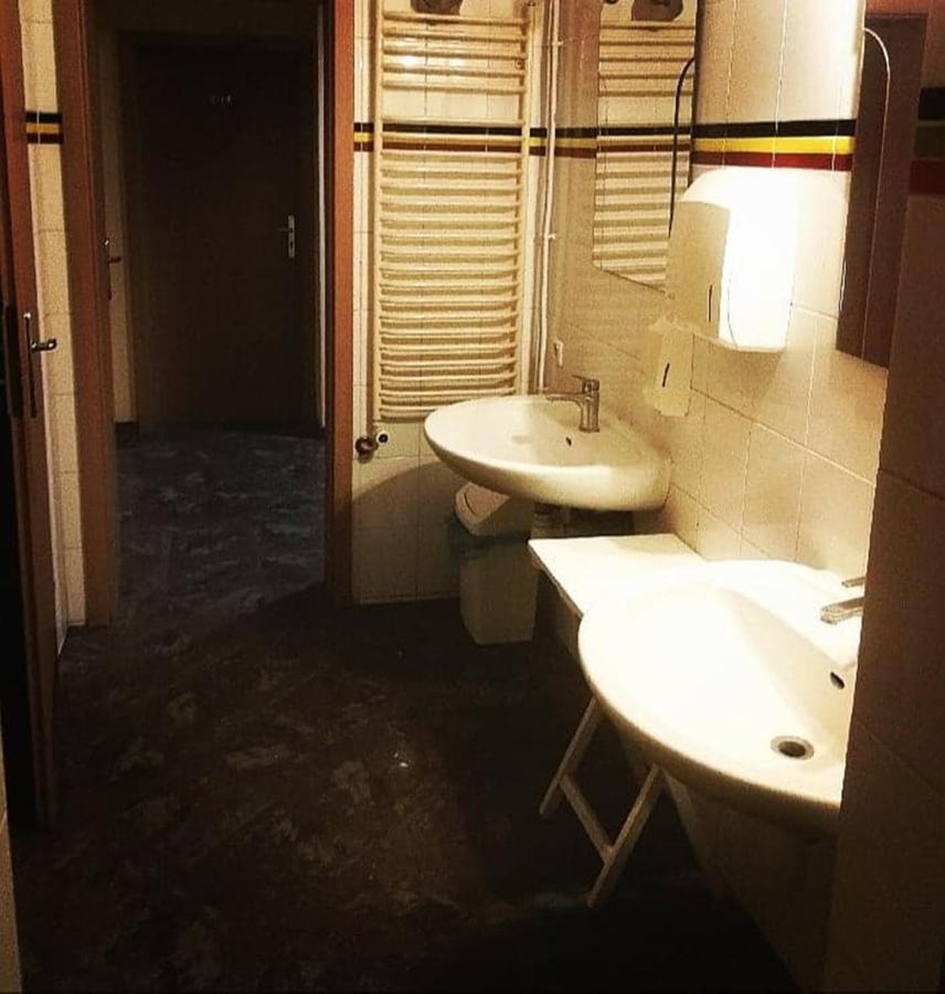 Hostel Ksiezycowy Inowrocław Buitenkant foto